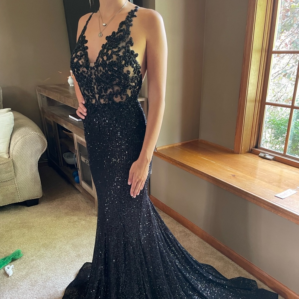 Sherri Hill- NEW! TAGS! Size 2. Purchased- Peaches/Chicago. Decided on ball gown